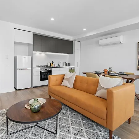 Modern Apartment On Burgundy Precinct & Parklands Melbourne Exterior photo
