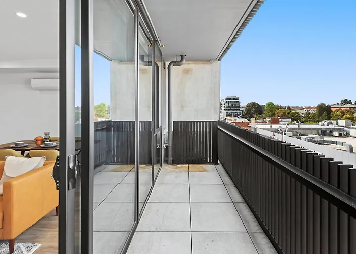 Modern Apartment On Burgundy Precinct & Parklands